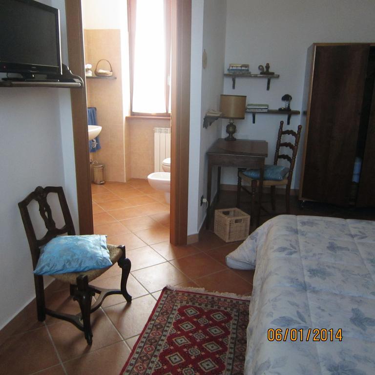 Bed And Breakfast Azienda Agricola Cascina Salazzaraマジェンタ 部屋 写真