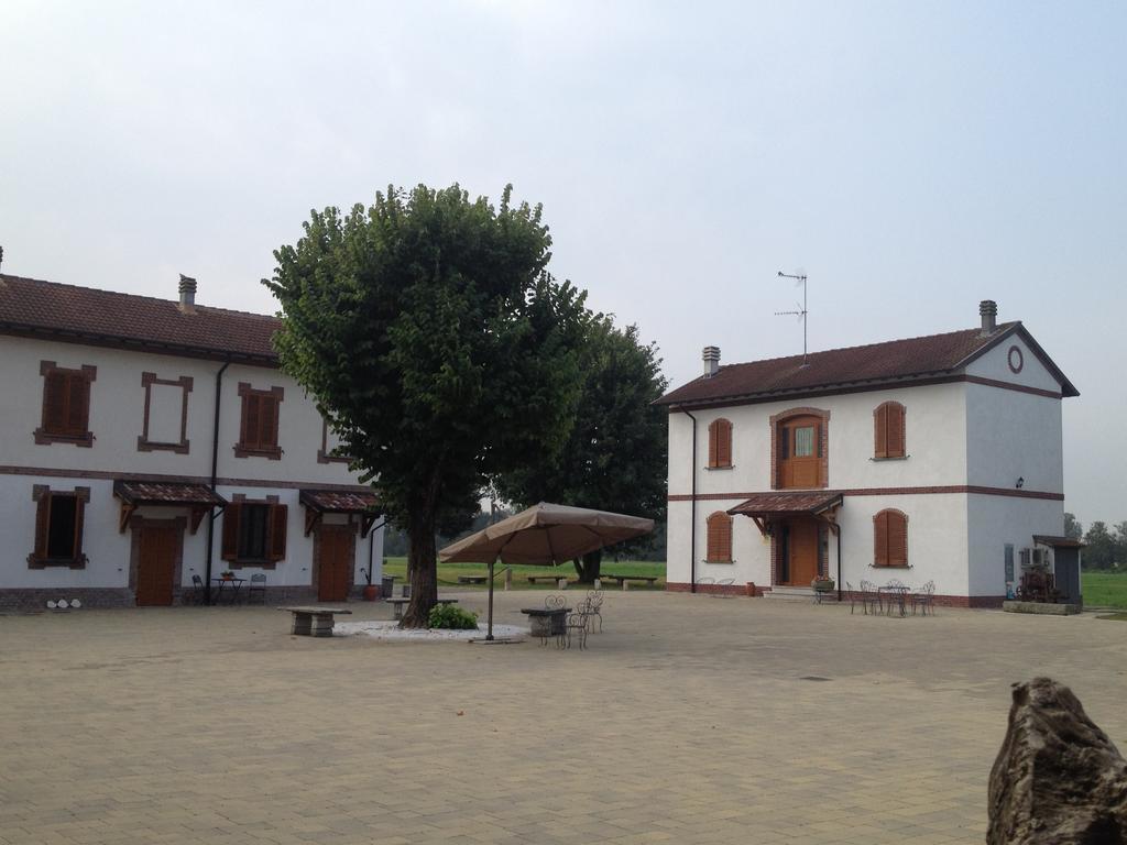 Bed And Breakfast Azienda Agricola Cascina Salazzaraマジェンタ エクステリア 写真