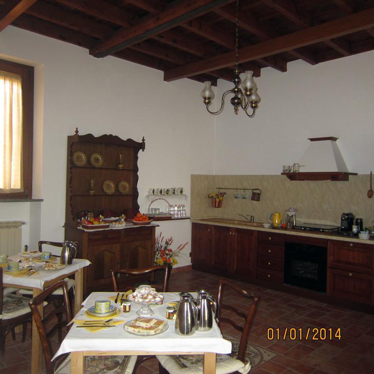 Bed And Breakfast Azienda Agricola Cascina Salazzaraマジェンタ 部屋 写真