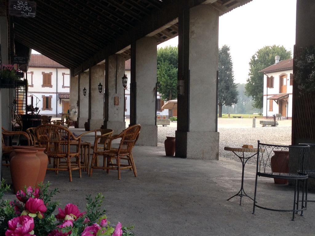 Bed And Breakfast Azienda Agricola Cascina Salazzaraマジェンタ エクステリア 写真