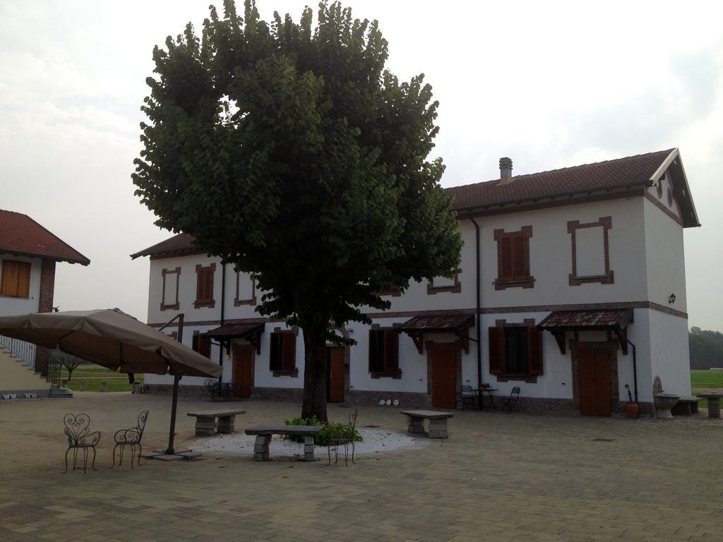 Bed And Breakfast Azienda Agricola Cascina Salazzaraマジェンタ エクステリア 写真